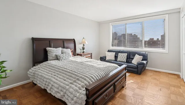 $369,500 | 4977 Battery Lane, Unit 1610, Bethesda, MD 20814