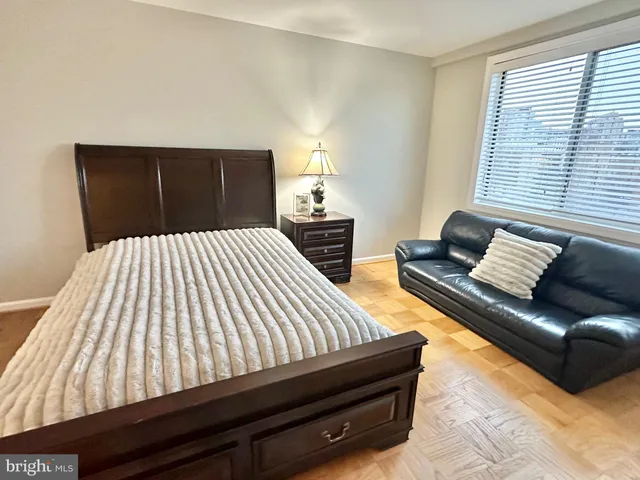 $369,500 | 4977 Battery Lane, Unit 1610, Bethesda, MD 20814