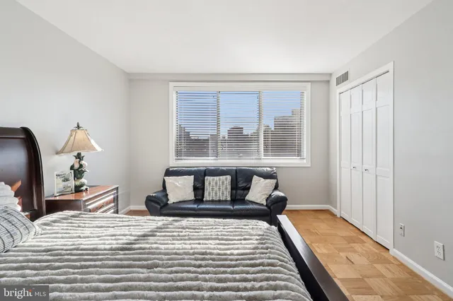 $369,500 | 4977 Battery Lane, Unit 1610, Bethesda, MD 20814