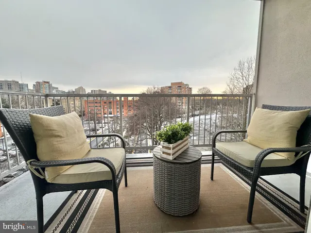 $369,500 | 4977 Battery Lane, Unit 1610, Bethesda, MD 20814