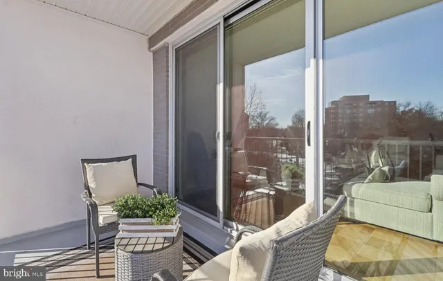 $369,500 | 4977 Battery Lane, Unit 1610, Bethesda, MD 20814