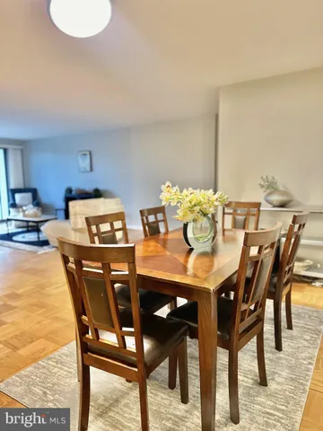 $369,500 | 4977 Battery Lane, Unit 1610, Bethesda, MD 20814