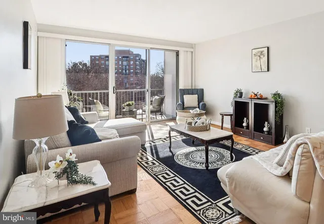 $369,500 | 4977 Battery Lane, Unit 1610, Bethesda, MD 20814