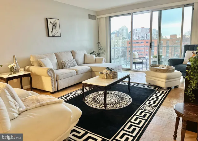 $369,500 | 4977 Battery Lane, Unit 1610, Bethesda, MD 20814