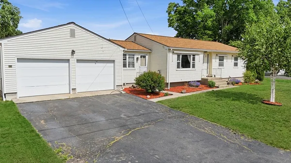 $359,900 | 37 Woodcrest Court, Chicopee, MA 01020