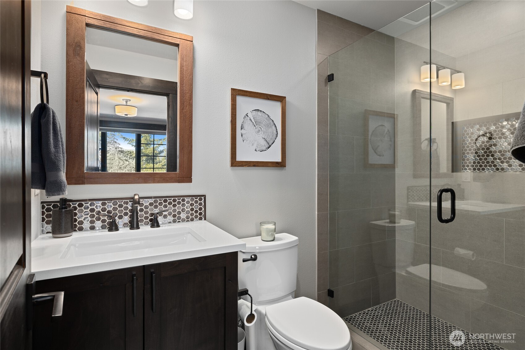 120 Rocky Run Loop Cle Elum, WA 98922 - Photo 19 of 37 a bathroom with a sink toilet and shower