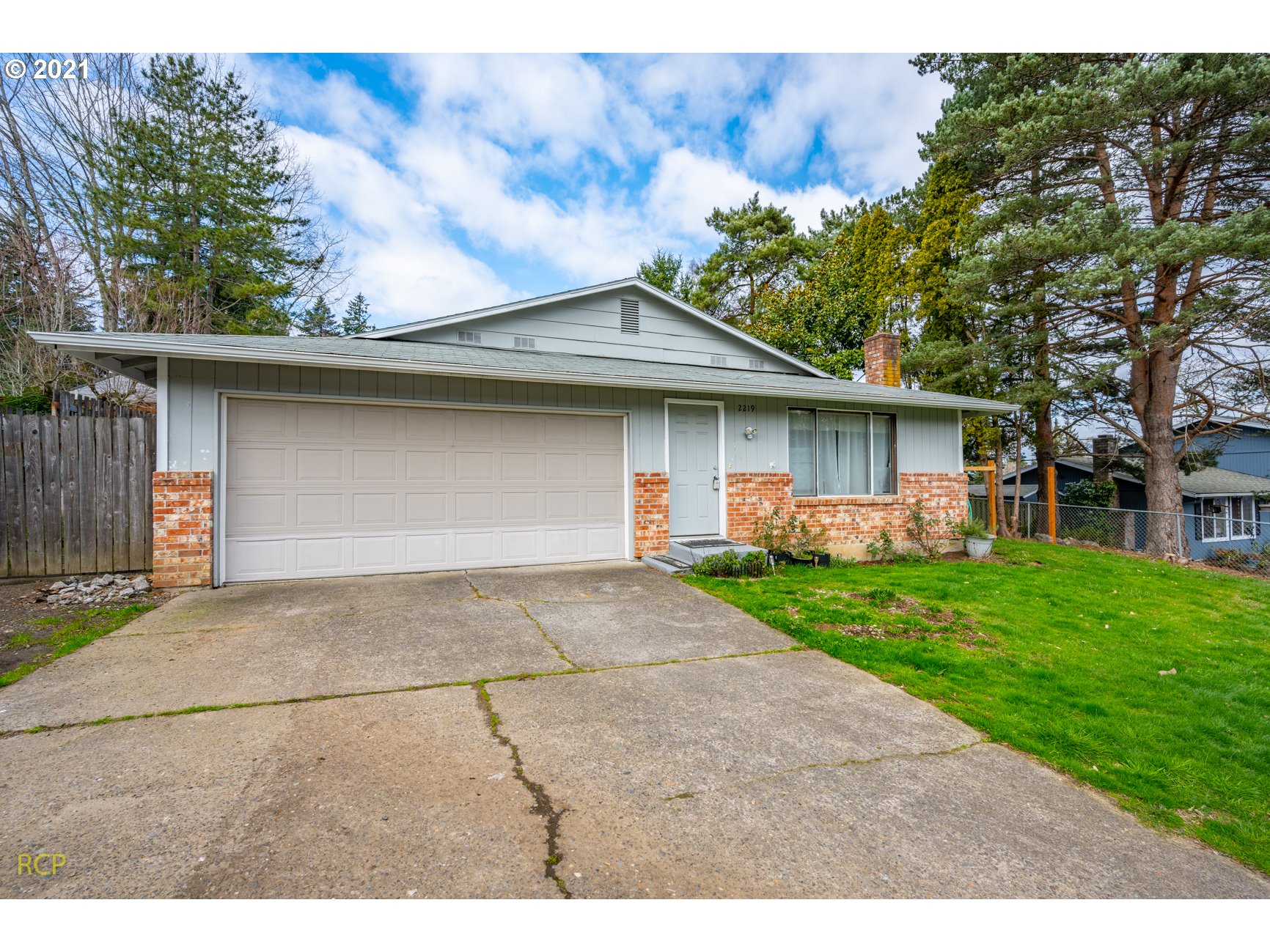 2219 Southeast Regner Road Gresham, OR 97080 - Photo 1 of 27 Gallery Image 1