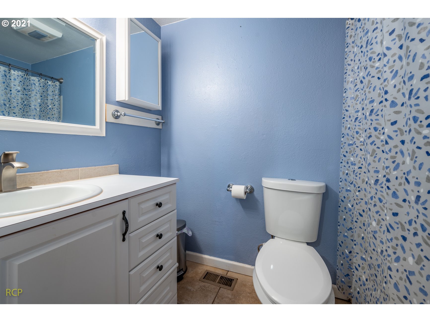 2219 Southeast Regner Road Gresham, OR 97080 - Photo 15 of 27 Gallery Image 15