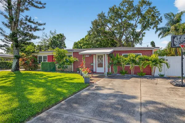 $5,000 | 1760 75th Avenue North, St. Petersburg, FL 33702