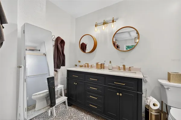 $5,000 | 1760 75th Avenue North, St. Petersburg, FL 33702