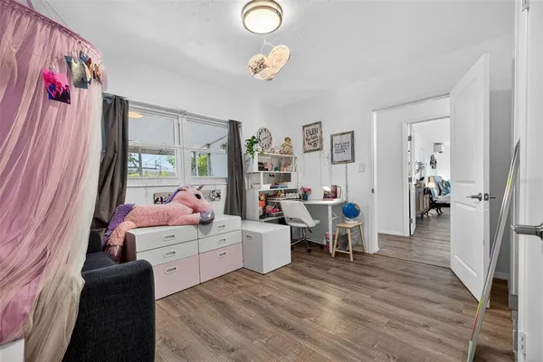 $5,000 | 1760 75th Avenue North, St. Petersburg, FL 33702