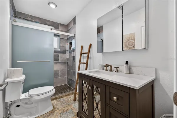 $5,000 | 1760 75th Avenue North, St. Petersburg, FL 33702