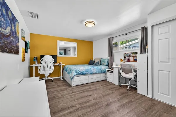 $5,000 | 1760 75th Avenue North, St. Petersburg, FL 33702