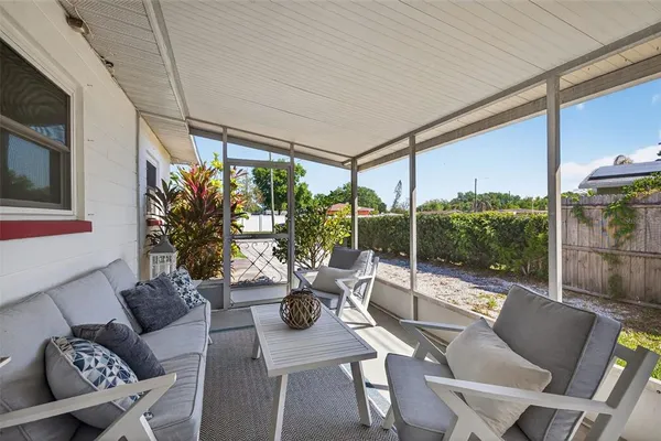 $5,000 | 1760 75th Avenue North, St. Petersburg, FL 33702