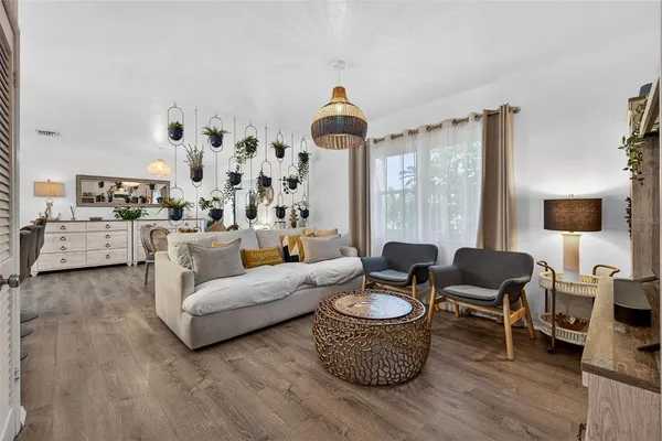 $5,000 | 1760 75th Avenue North, St. Petersburg, FL 33702