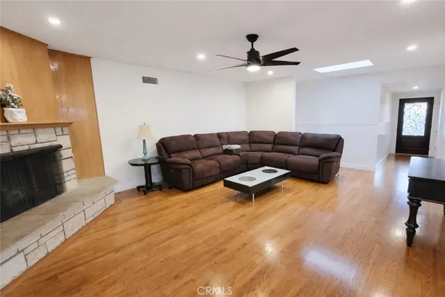 $945,000 | 9825 Hoback Street, Bellflower, CA 90706