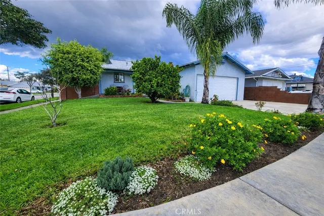 $945,000 | 9825 Hoback Street, Bellflower, CA 90706