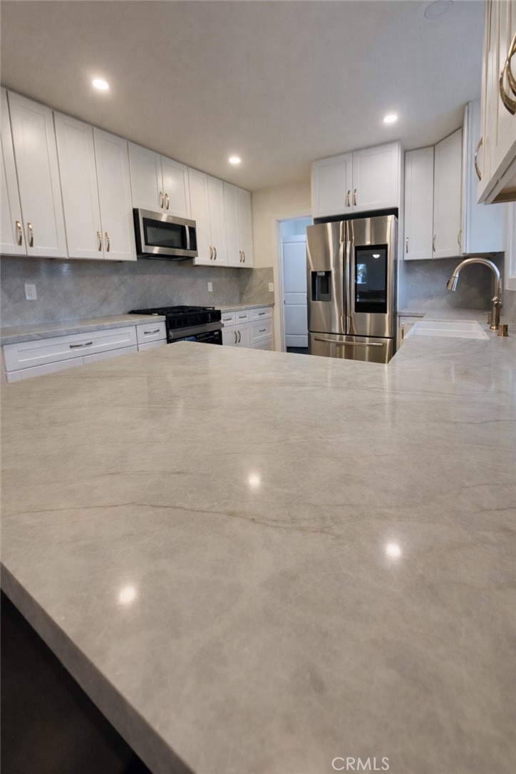 9825 Hoback Street Bellflower, CA 90706 - Photo 7 of 37