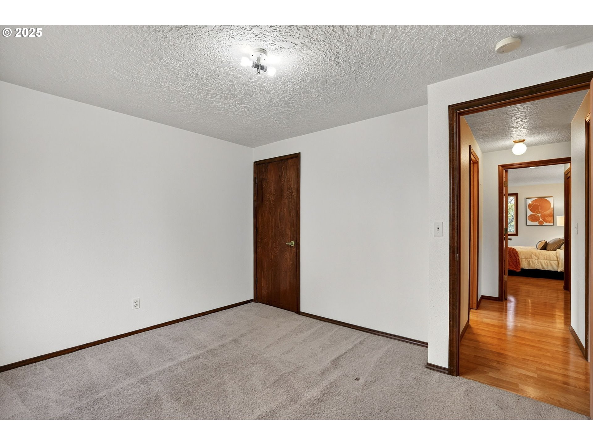 1427 Southeast Wendy Avenue Gresham, OR 97080 - Photo 21 of 35 a view interior of the house and livingroom