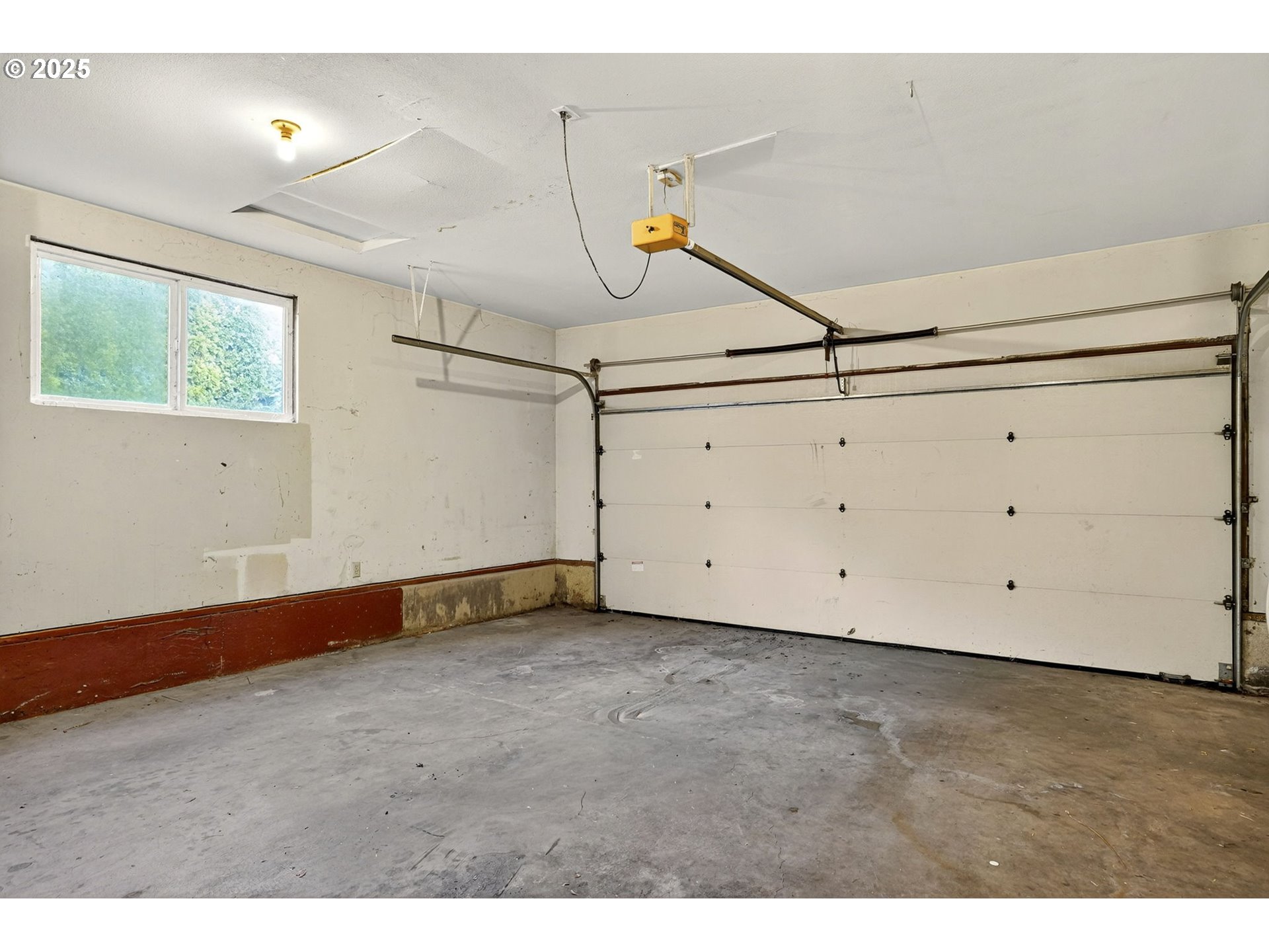 1427 Southeast Wendy Avenue Gresham, OR 97080 - Photo 27 of 35 a view of an empty room