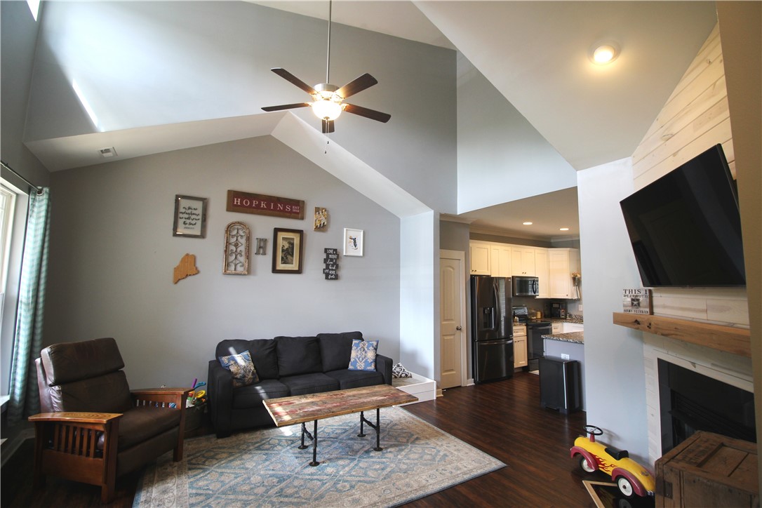204 Malibu Road Liberty, SC 29657 - Photo 3 of 26 Gallery Image 3