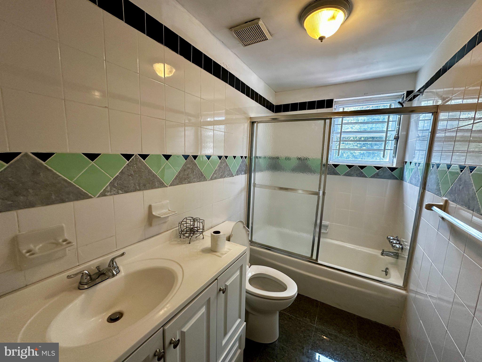 912 Ridge Avenue, Unit 1 Darby, PA 19023 - Photo 9 of 15 Gallery Image 9