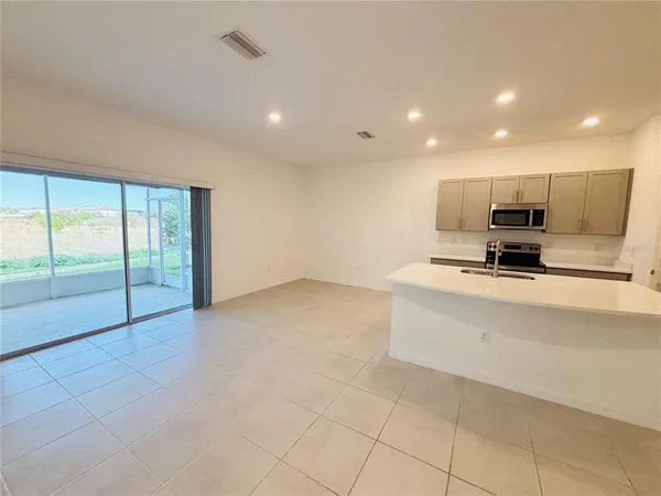 $2,100 | 2512 Paravane Way, Wesley Chapel, FL 33543