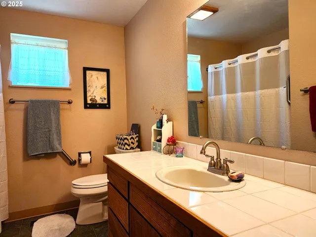 $435,000 | 2222 11th Street, Florence, OR 97439