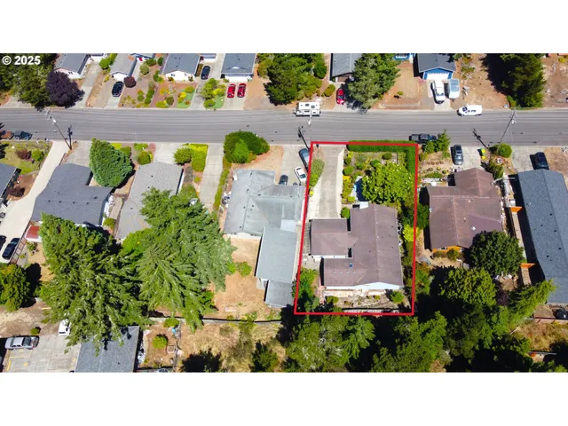 $435,000 | 2222 11th Street, Florence, OR 97439