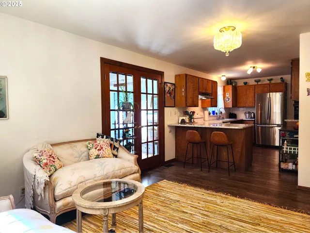 $435,000 | 2222 11th Street, Florence, OR 97439