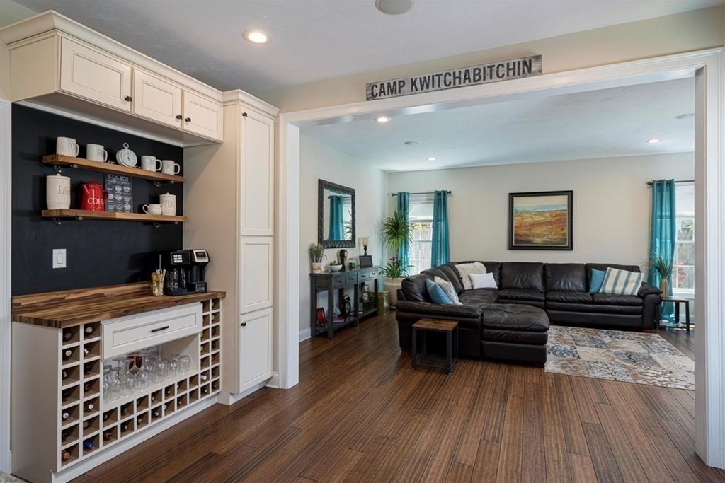 4 Bradford Road Natick, MA 01760 - Photo 10 of 41 Gallery Image 10
