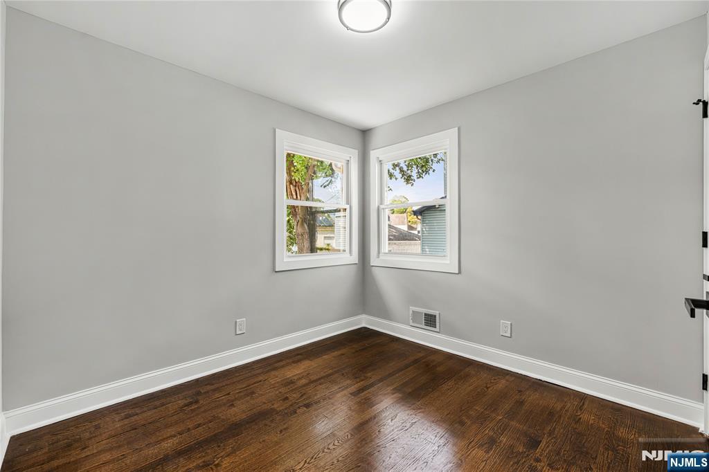 429 Wheatsheaf Road Roselle, NJ 07203 - Photo 17 of 39