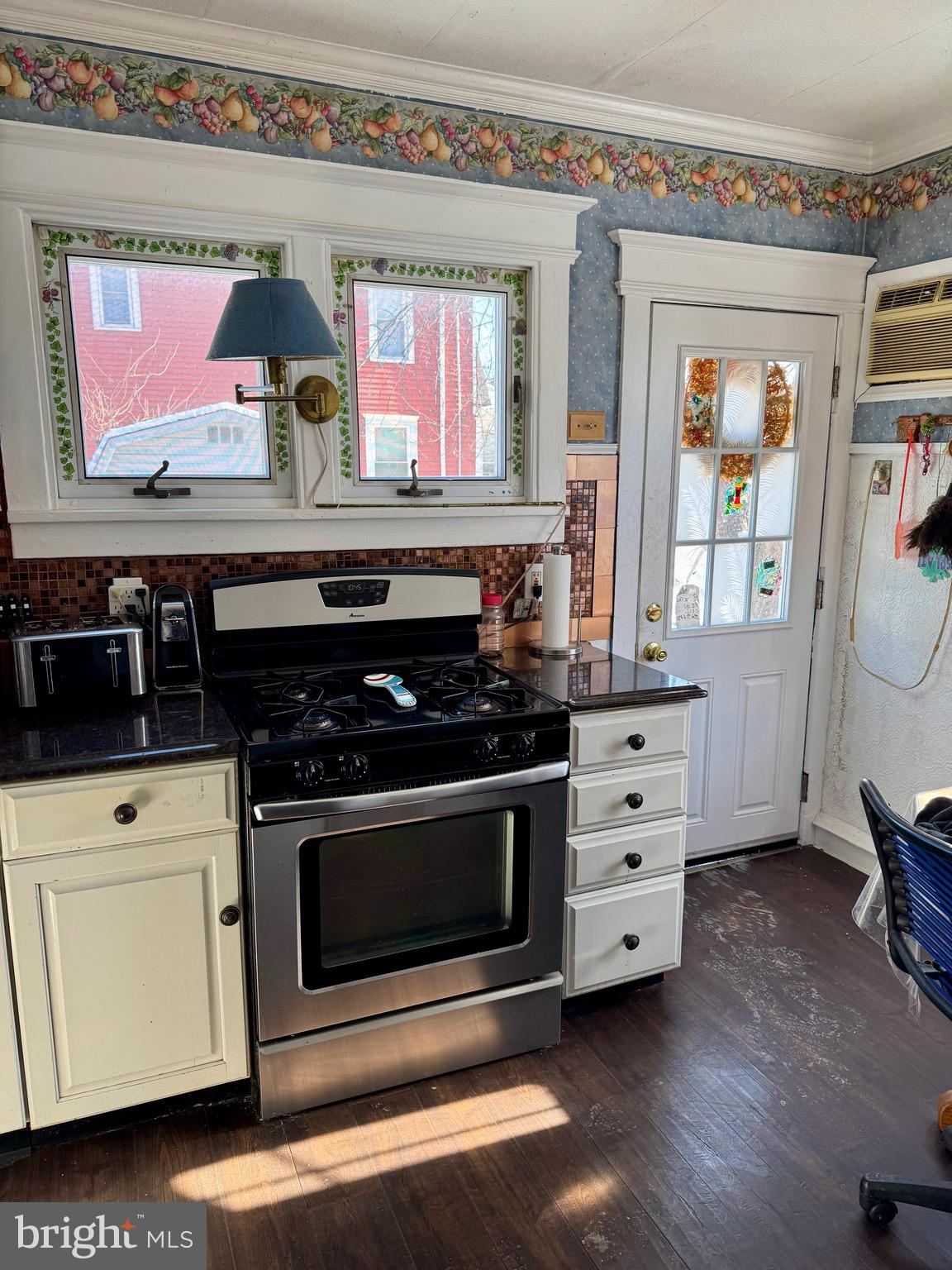 4566 Harding Road Pennsauken, NJ 08109 - Photo 4 of 20 Kitchen