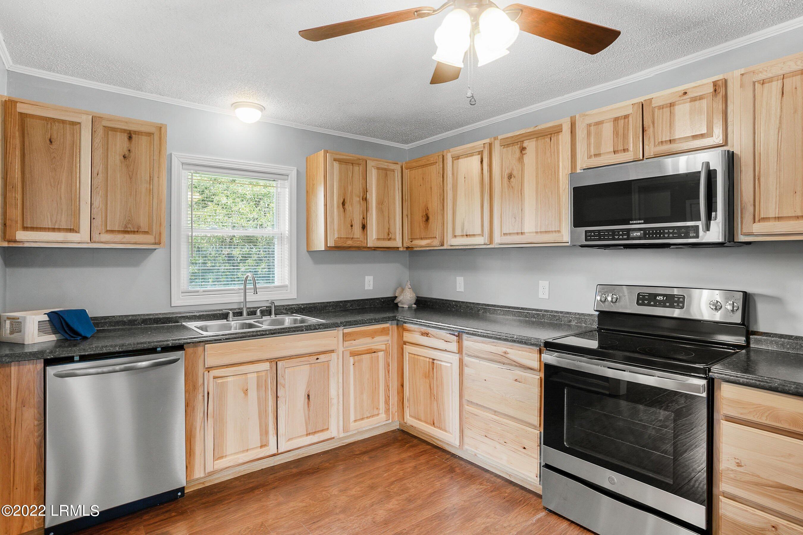 1502 State Rd S-7-202 Beaufort, SC 29902 - Photo 13 of 28 DSC01806-80-1.jpg-SMALL