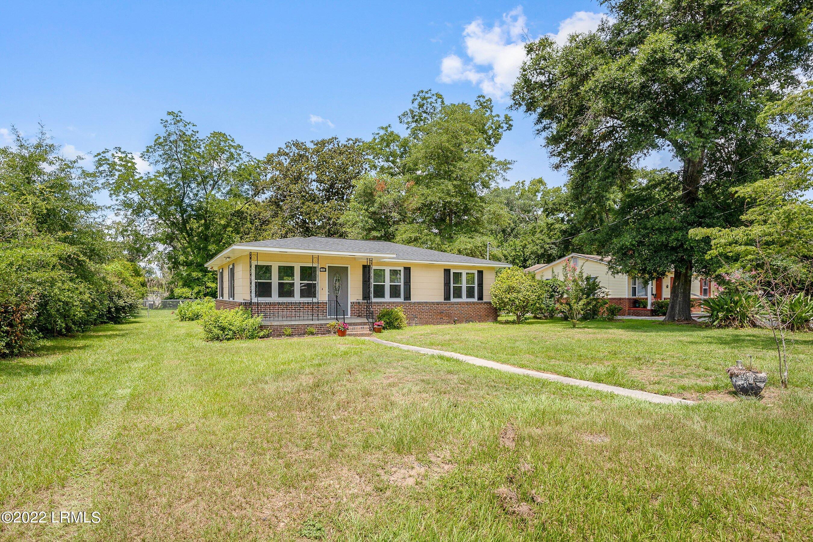 1502 State Rd S-7-202 Beaufort, SC 29902 - Photo 2 of 28 DSC01702-1-1.jpg-SMALL