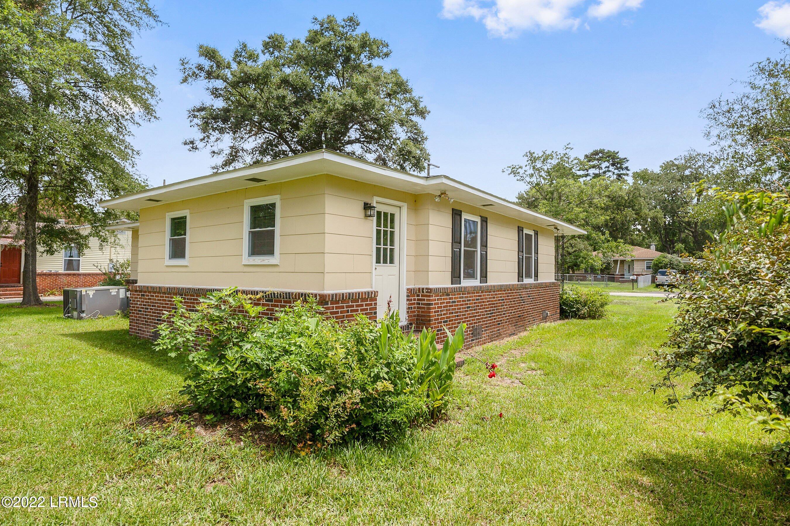 1502 State Rd S-7-202 Beaufort, SC 29902 - Photo 4 of 28 DSC01722-21-1.jpg-SMALL