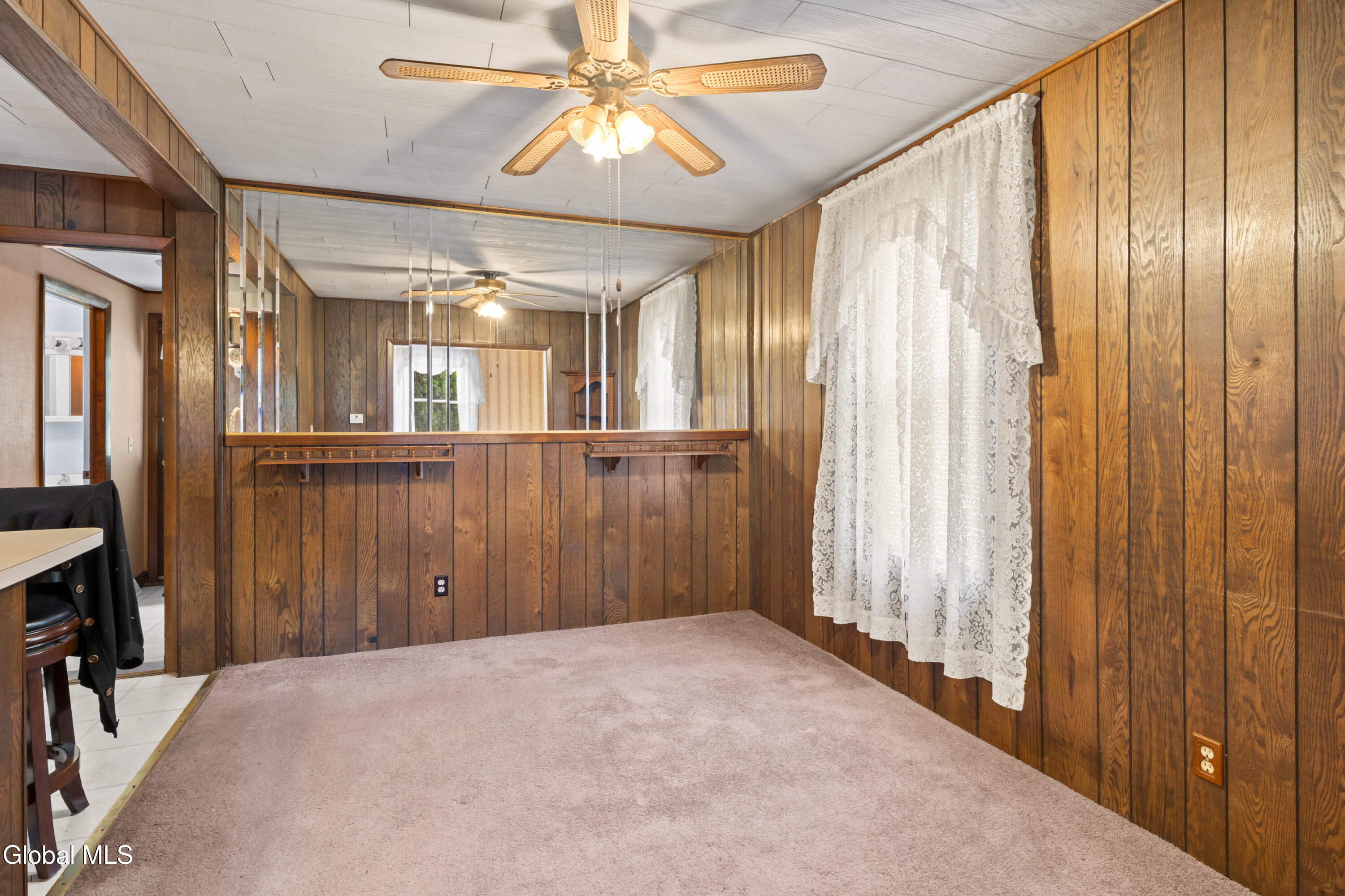 1925 Avenue B Schenectady, NY 12308 - Photo 6 of 22 DSC03619