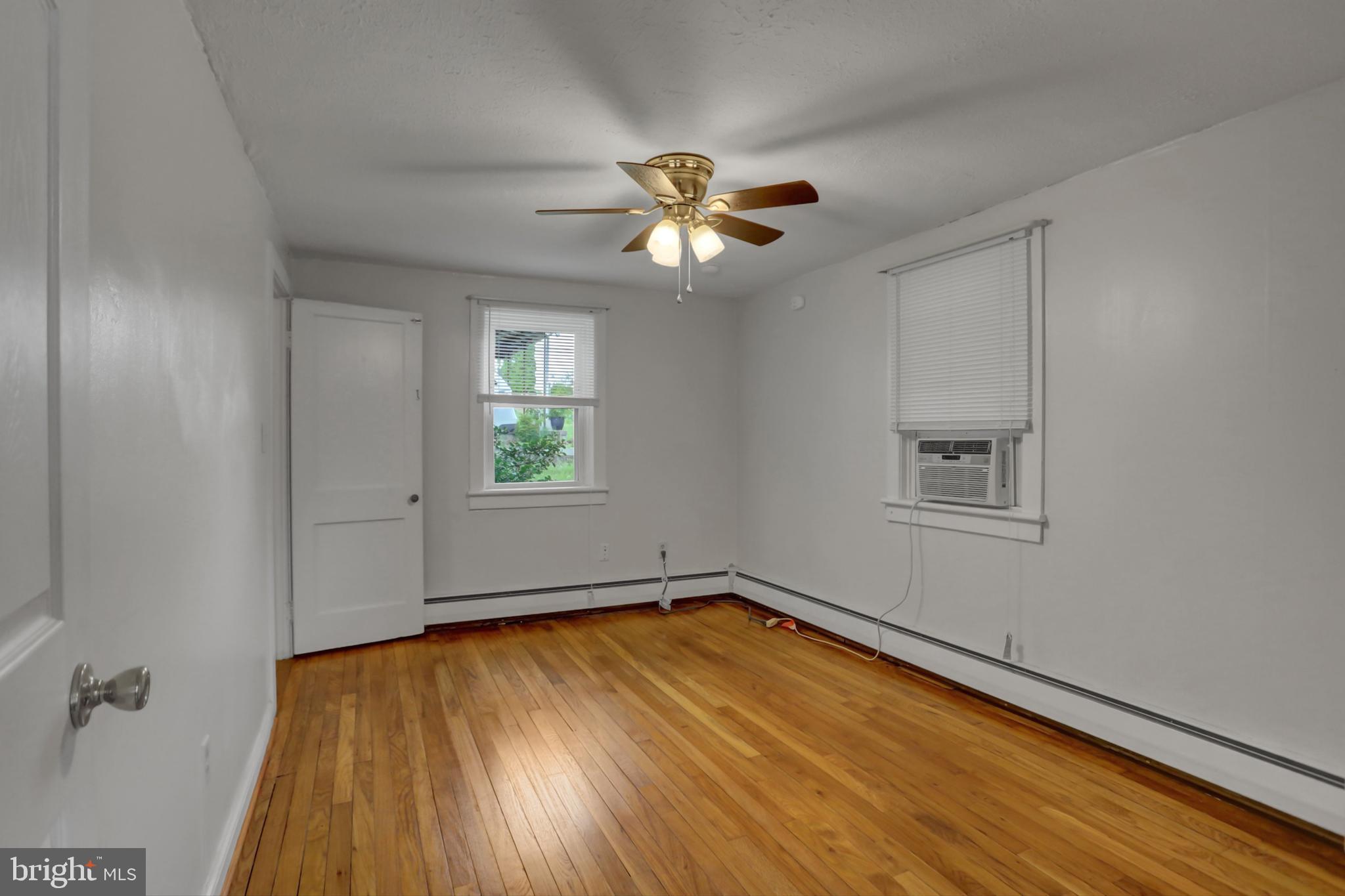 201 Roxbury Road Shippensburg, PA 17257 - Photo 20 of 31 Back Bedroom 3