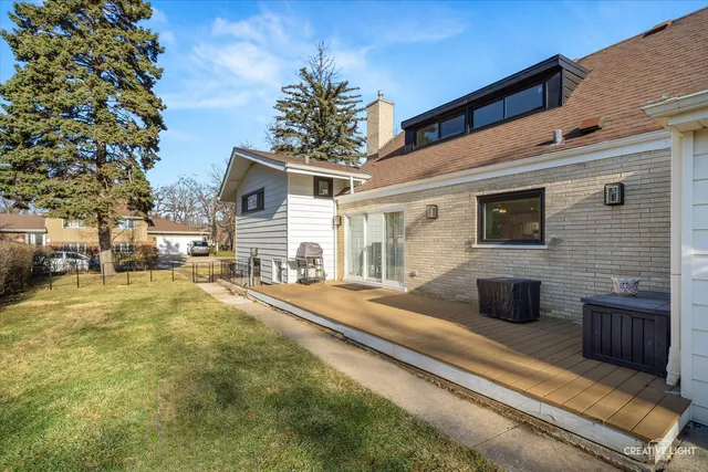 $725,000 | 20 Forbes Road, Riverside, IL 60546