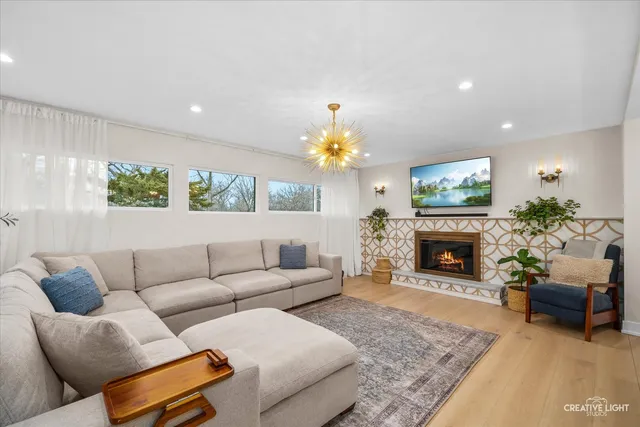 $725,000 | 20 Forbes Road, Riverside, IL 60546