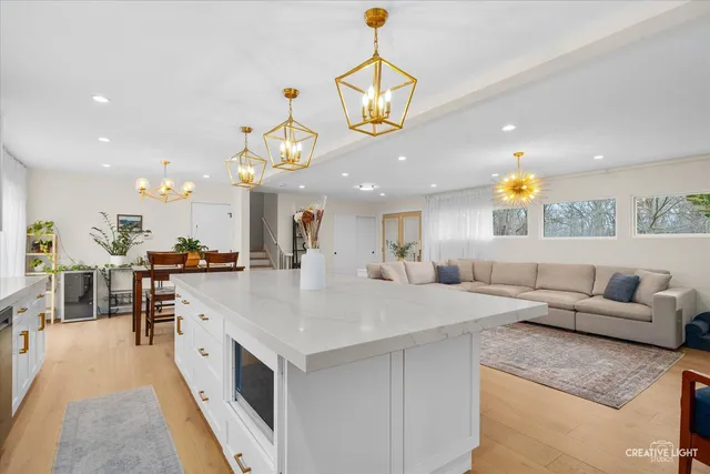 $725,000 | 20 Forbes Road, Riverside, IL 60546