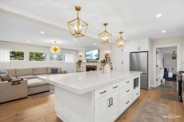 $725,000 | 20 Forbes Road, Riverside, IL 60546