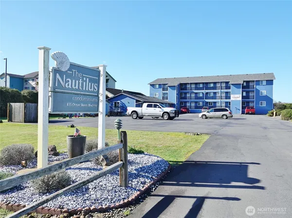 $159,000 | 835 Ocean Shores Boulevard Northwest, Unit 206, Ocean Shores, WA 98569