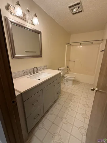 $900 | 286 Monarch Drive, Unit A, Houma, LA 70364