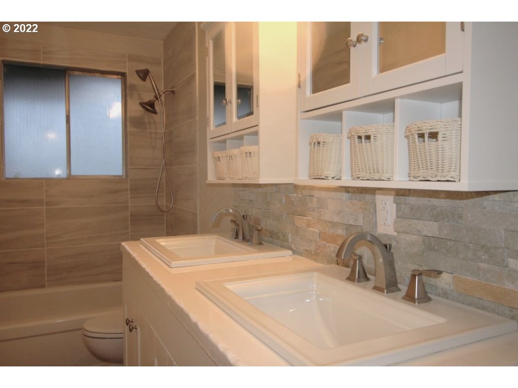 1452 Quinn Road Woodburn, OR 97071 - Photo 13 of 22 Bathroom