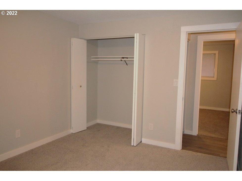 1452 Quinn Road Woodburn, OR 97071 - Photo 16 of 22 Primary Bedroom