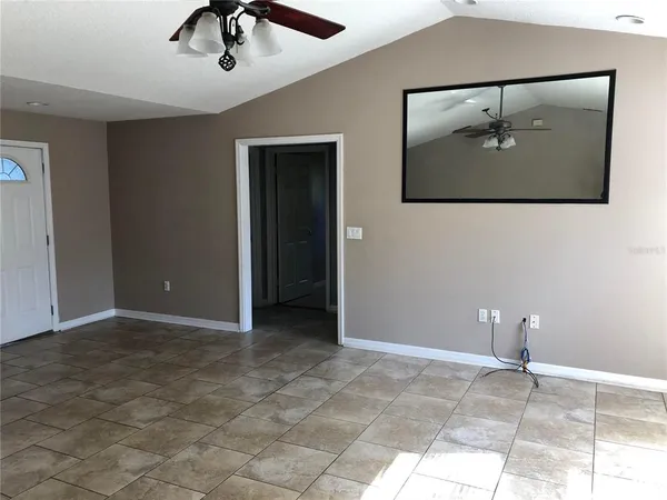 $2,050 | 616 East 1st Street, Apopka, FL 32703