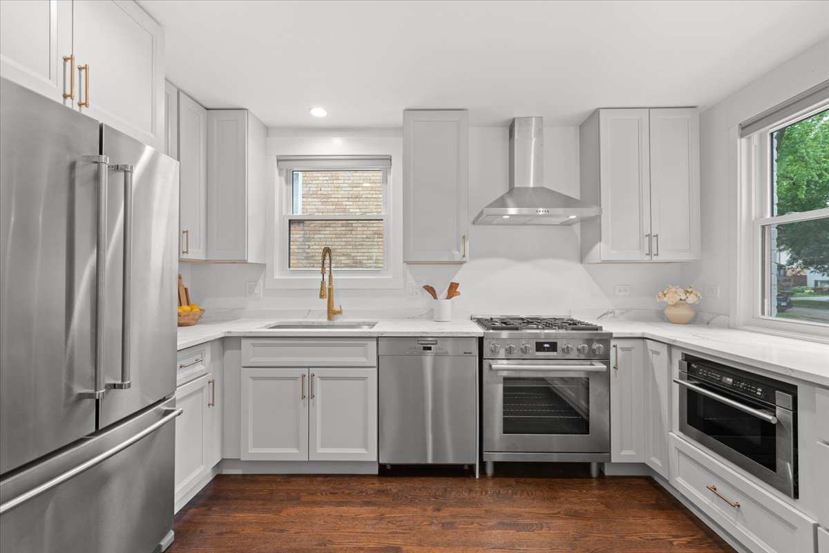 715 Long Road Glenview, IL 60025 - Photo 5 of 21