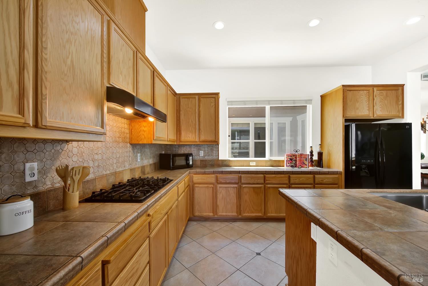 3921 Clay Bank Road Fairfield, CA 94533 - Photo 21 of 92