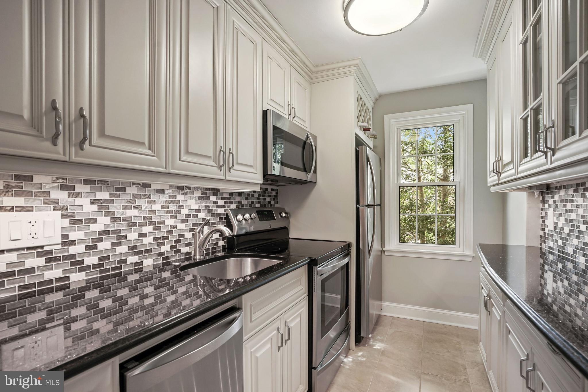209 East Glebe Road, Unit C Alexandria, VA 22305 - Photo 11 of 23